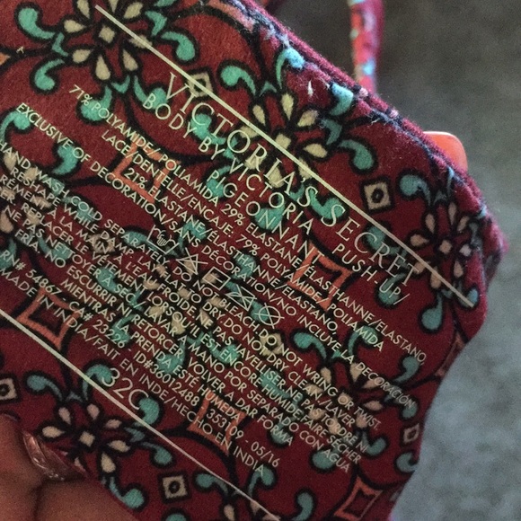 Victoria’s Secret push up 32C - Picture 3 of 3